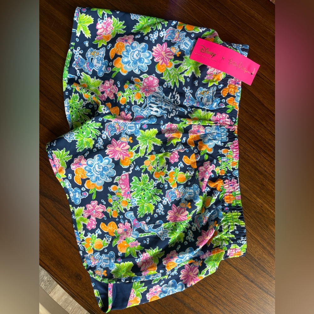 New with tags Disney Lilly Pulitzer athletic shorts size small